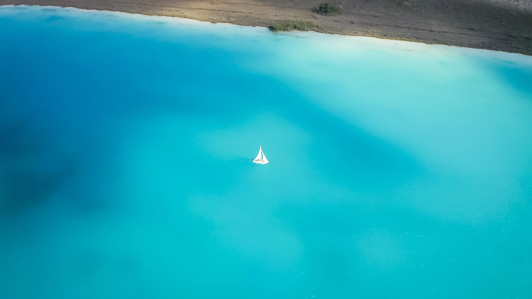 sailboat sailing Bacalar